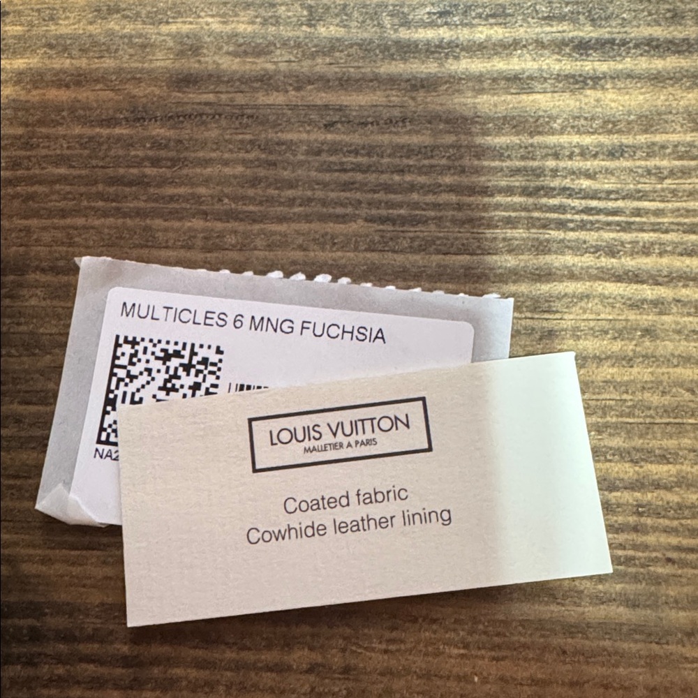 Beautiful Louis Vuitton 6 key holder - Picture 2 of 8